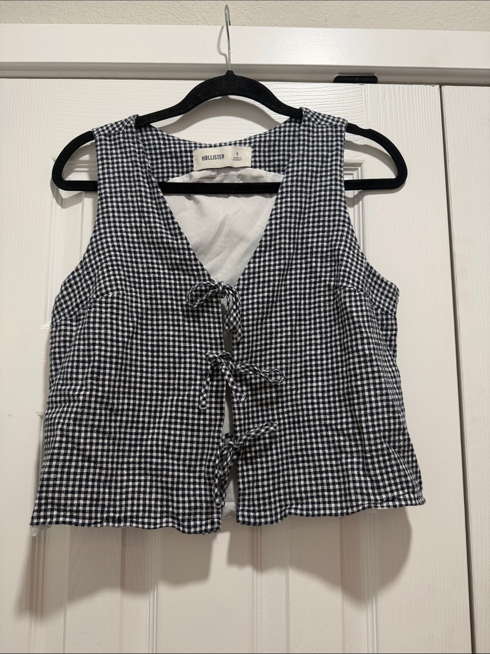 Hollister Gingham Tie-Front Crop Top Small - Picture 2 of 5